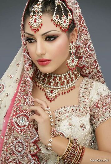 28026957_YDSBCNFUG - Aishwarya Ray si alte vedete indiene