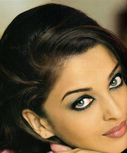 aishwarya-raiuyi - tot poze cu vedete