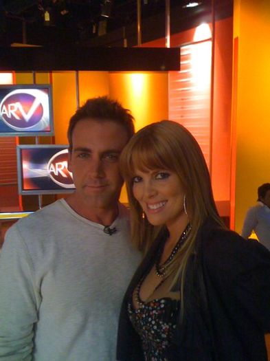 eaa536d5e7cf - Carlos Ponce