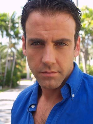 i117337188010dame_bruce_11b - Carlos Ponce