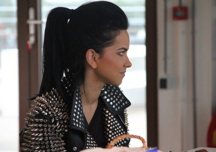 00423 - Inna at Q Music in Netherlands