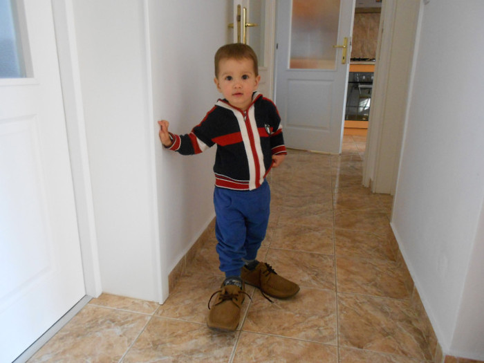 sunt cam mari - Andrei la nonni 2012