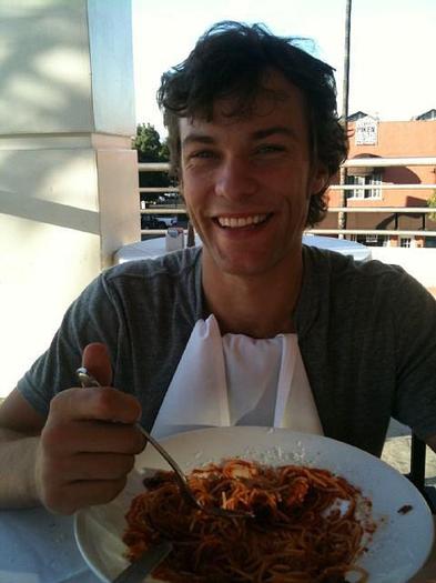 300996_165431930206402_100002187881117_338417_879151707_n