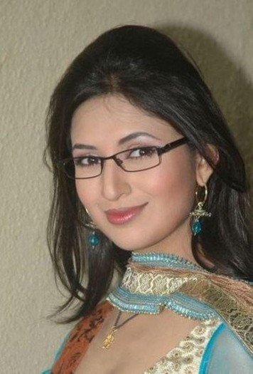 316033_10150298487786880_37941796879_7778733_6514718_n - Divyanka Tripathi