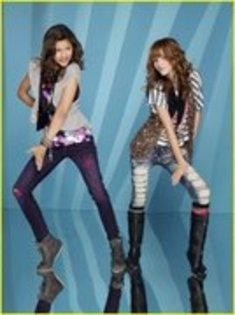 Shake-it-up-photoshoot-pics-shake-it-up-16636999-301-400 - Bella Thorne and Zendaya Coleman