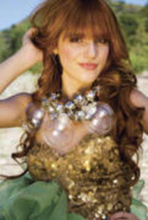 th_654459908_BellaThorne_MAMIMag_Summer2011_2_122_150lo