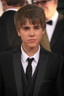 Justin_Bieber_1300084888 - selena y justin