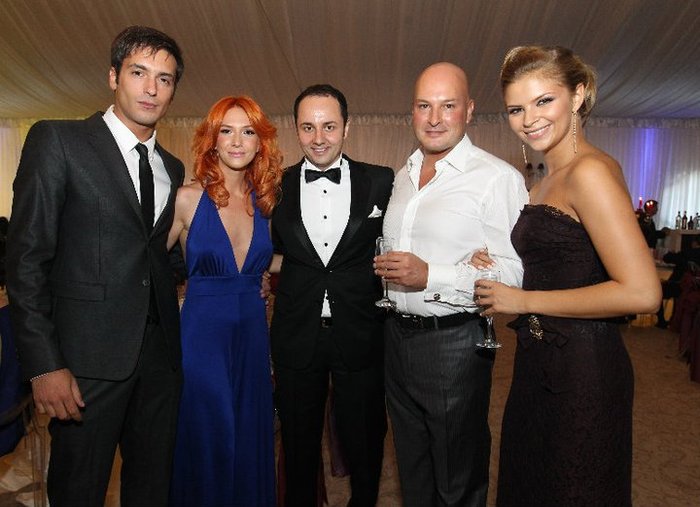 270909_247202055293383_123095994370657_1200555_2684128_n