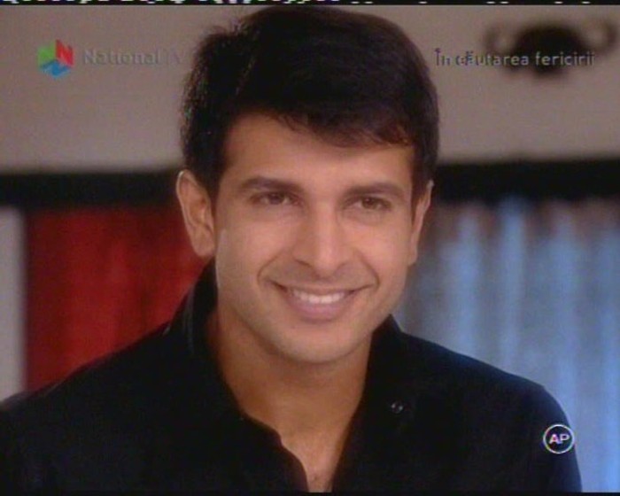 12795514_FXVXHEROD - In cautarea fericirii