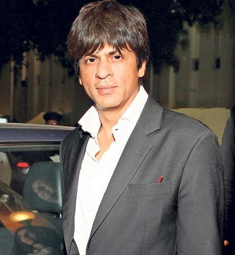 21860_292165466529_198484446529_3359014_2461073_n - shahrukh khan