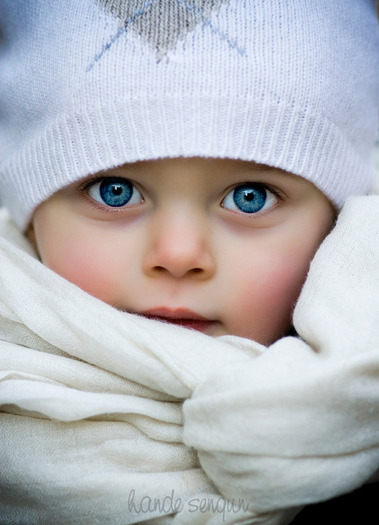 Junior_blue_eyes_by_handesengun