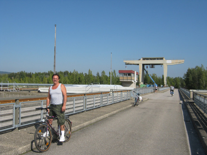 trecem peste baraj - Regensburg-straubing-passau-linz-Grein-Melk-Tuln-Wiena