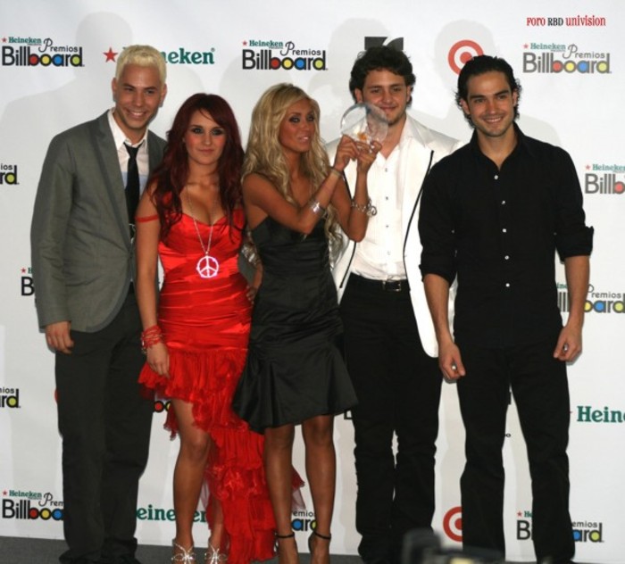 RBD_La_familia_1245954341_1_2007 - rbd