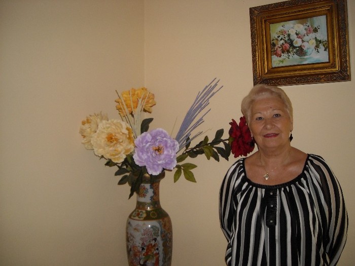 DSCN4203; La mama in sufragerie
