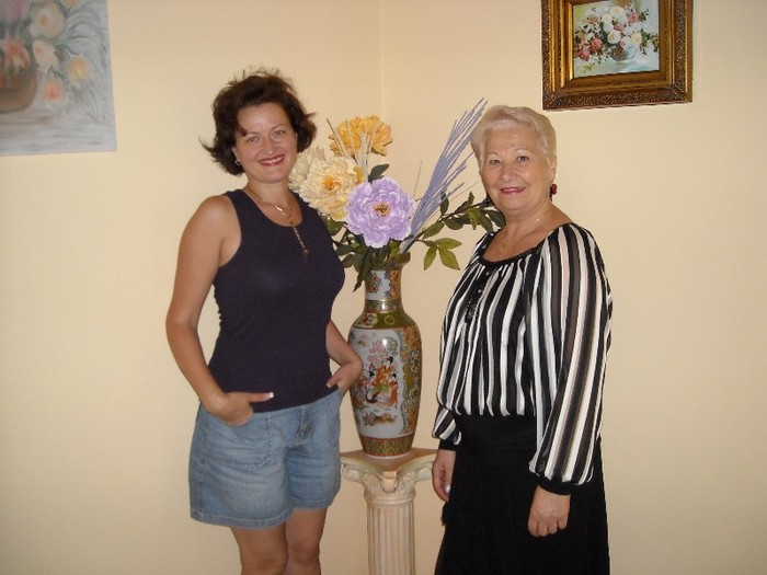 DSCN4205; La mama in sufragerie
