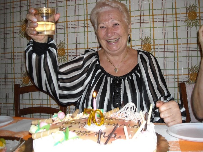 DSCN4220; Mama a implinit 70 de ani
