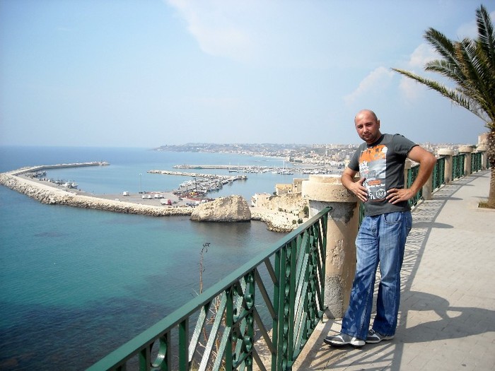 DSCN4263; Pe faleza In Sciacca

