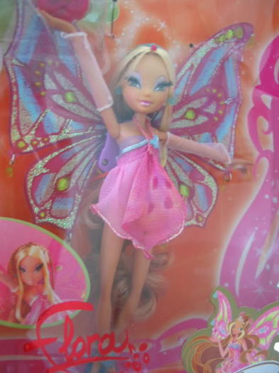 Papusa Flora Enchantix