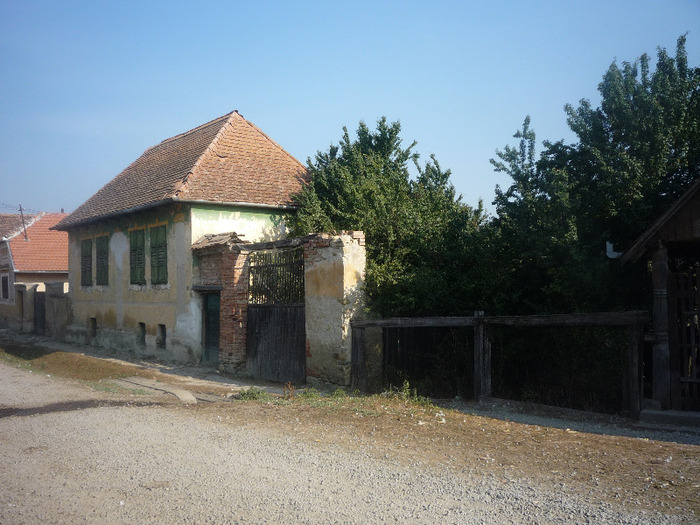 Casa din satul Drauseni,unde au locuit bunicii poetului Stefan Octavian Iosif ...