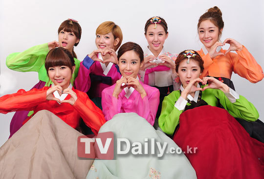 Nine-Muses-Hanbok-Chuseok-2011-2 - Fete coreene