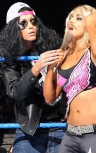 69835_490012855545_293015430545_7479378_762413_n - laycool