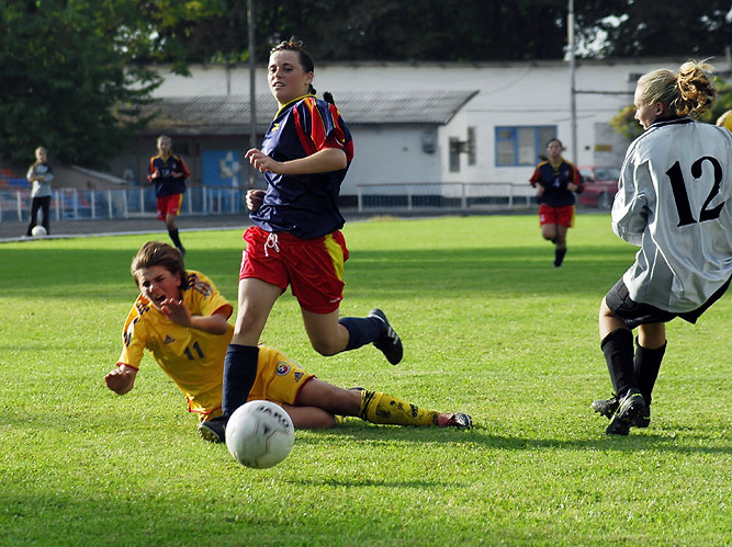 Fotbal-feminin - fotbalul