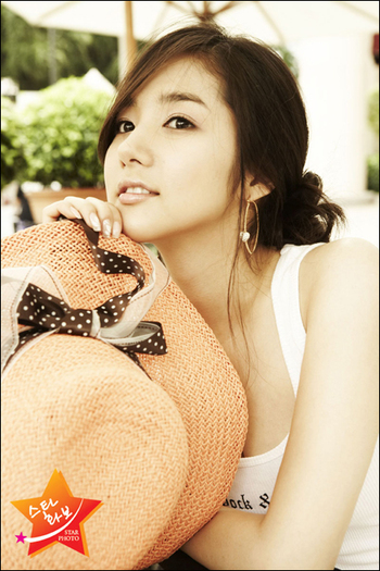 11 - Park Min Young