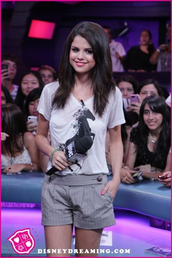 Selena-Gomez-New-Music-Live-21 - Selena Gomez