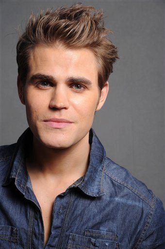 185417_10150282200688656_341371308655_7639549_7312265_n - Paul Wesley