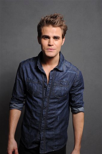 224413_10150282200653656_341371308655_7639548_3884378_n - Paul Wesley