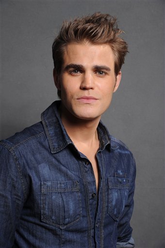 281573_10150282200623656_341371308655_7639547_5565736_n - Paul Wesley