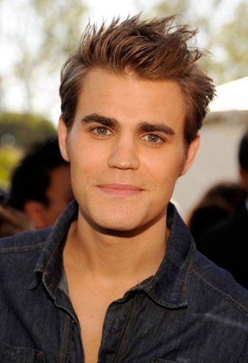 216735_10150281839893656_341371308655_7635545_202070_n - Paul Wesley