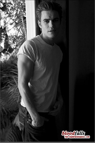 181607_10150106950988656_341371308655_6242465_4582248_n - Paul Wesley