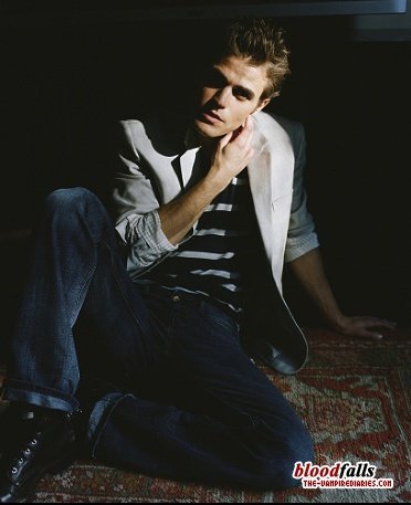 183399_10150106950843656_341371308655_6242460_3587559_n - Paul Wesley