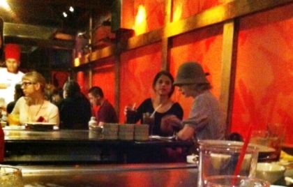 normal_12 - 26 09 2011 Dinning at Benihana in Beverly Hills with Taylor Swift