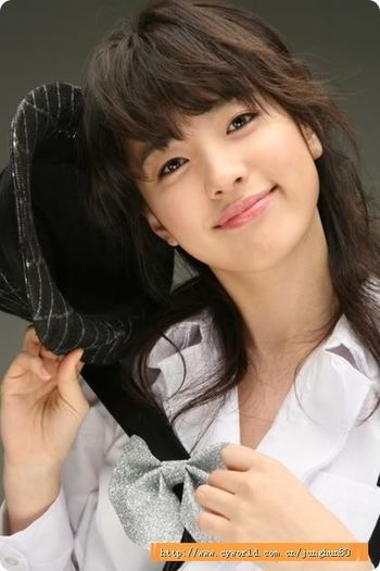 Han Hyo Joo (32)