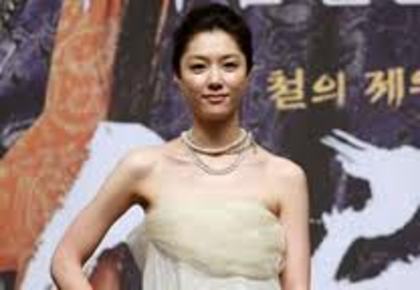 Seo Ji Hye (11) - Premiul II
