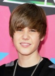 44026881_MSQKDPCLA - Justin Bieber