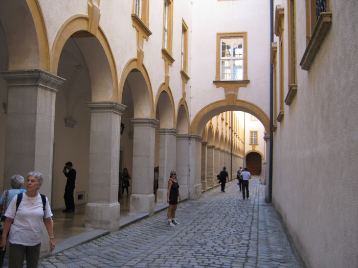 in curtea manastirii Ens - Regensburg-straubing-passau-linz-Grein-Melk-Tuln-Wiena