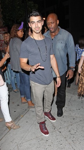 Joe+Jonas+Joe+Jonas+Leaving+House+Blues+West+Q4VQtDyu6lil - Joe Jonas Leaving House Of Blues In West Hollwyood