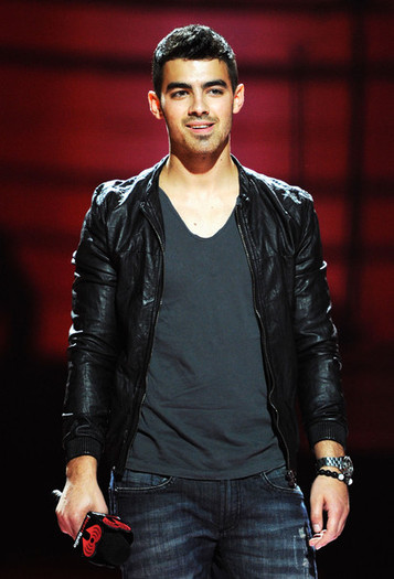 Joe+Jonas+iHeartRadio+Music+Festival+Day+1+AMyHl06eXHxl - iHeartRadio Music Festival - Day 1 - Show