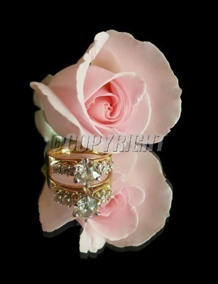 engagement-ring-pink-rose-black-image
