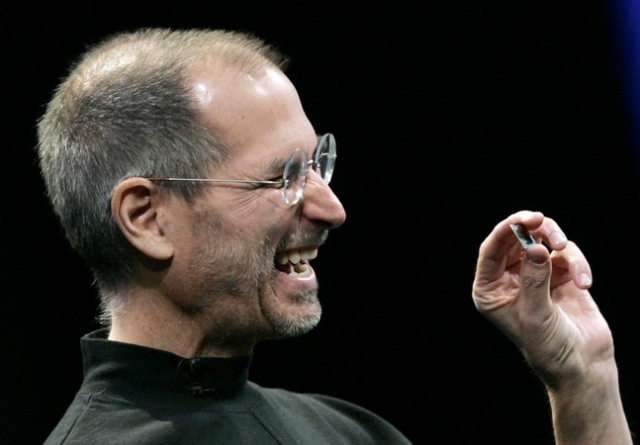 189041-2011-10-06t025352z-642284923-gm1dxaxacxaa-rtrmadp-3-apple-jobs-resize - In memoria lui Steve Jobs