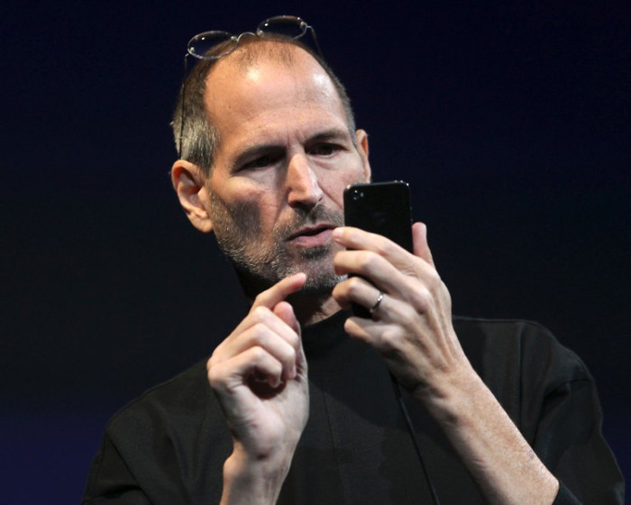 steve_jobs_apple_iphone