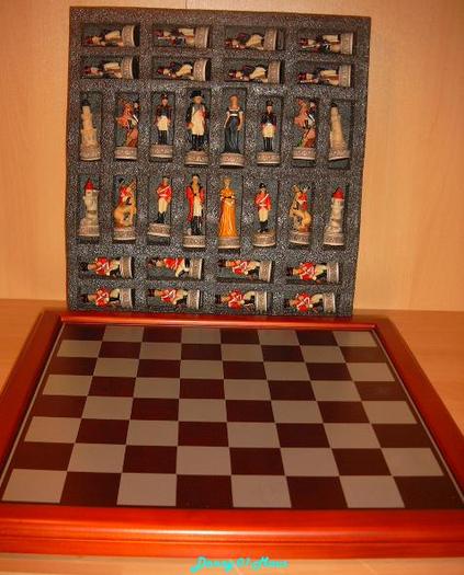 Set de sah Napoleon cu piese hand-made _ 515 lei.,.