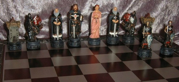 Piese de sah hand-made_Templieri_ 615 lei