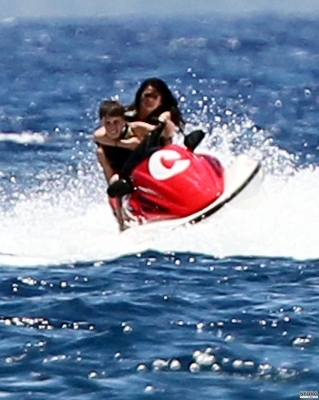 normal_026 - 26 05 2011 At the Beach with Justin in Maui Hawaii