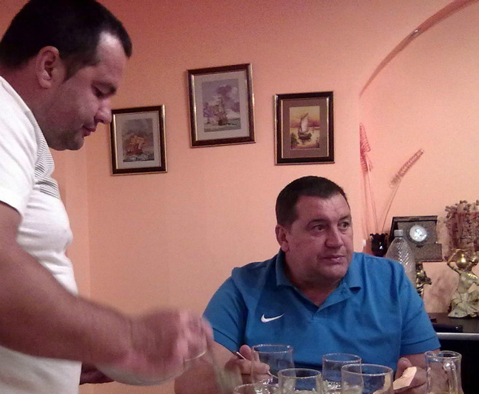 invitatii...; la sfarsit de sezon,Tandemul inv.la dezbateri si consultari pe cei mai buni,dintre cei buni,cresc.di
