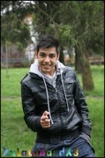 48658378_CQNXWZEHZ - Poze cu Pariu cu viata