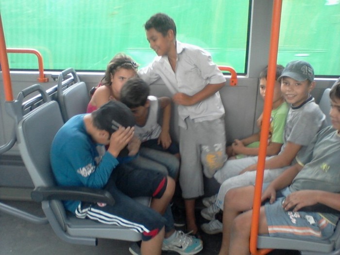 toti inafara de mary:)):))